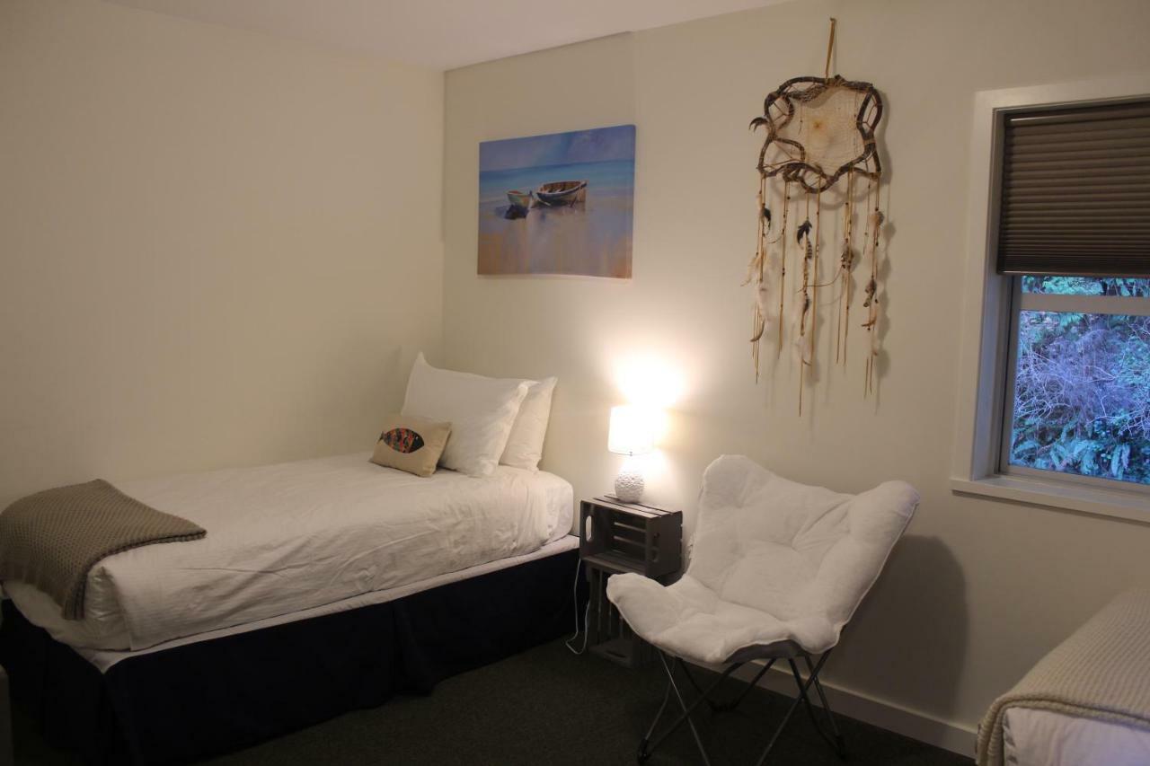Siennas Harbour House Appartement Tofino Buitenkant foto